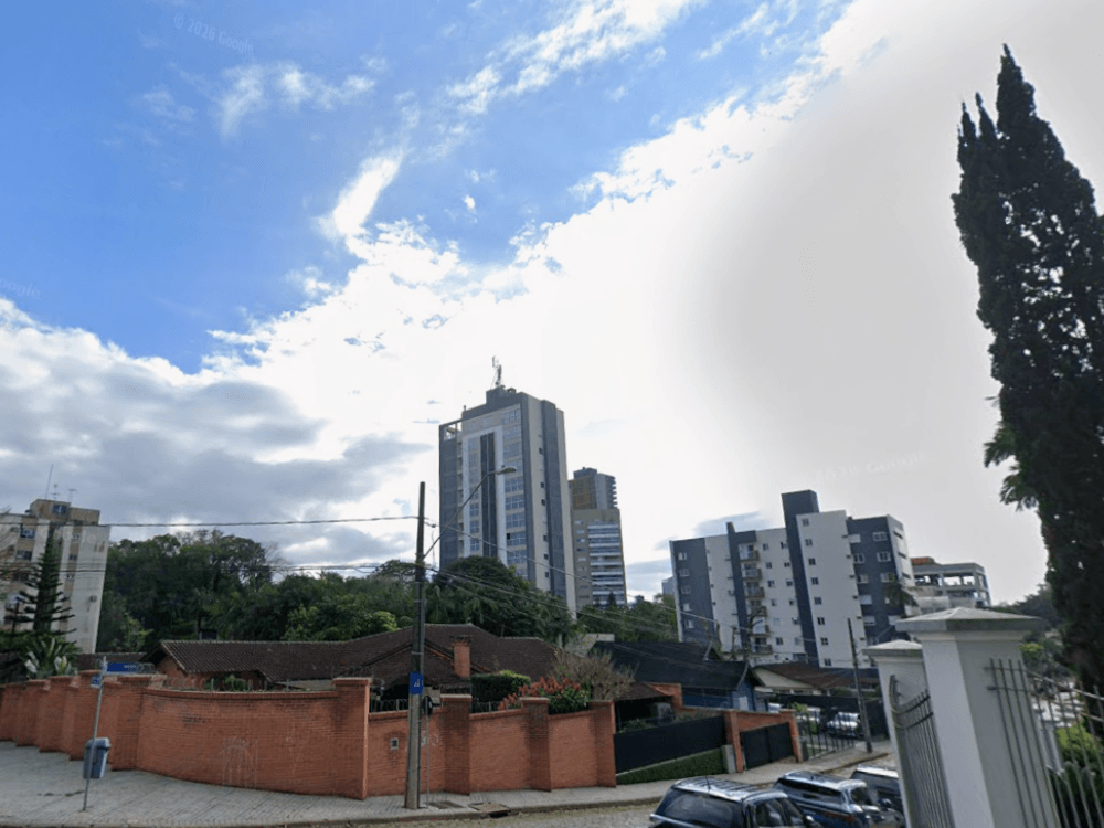 Vista de edificações e infraestrutura urbana próximas à Quadra Cultural de Joinville em área de expansão imobiliária.